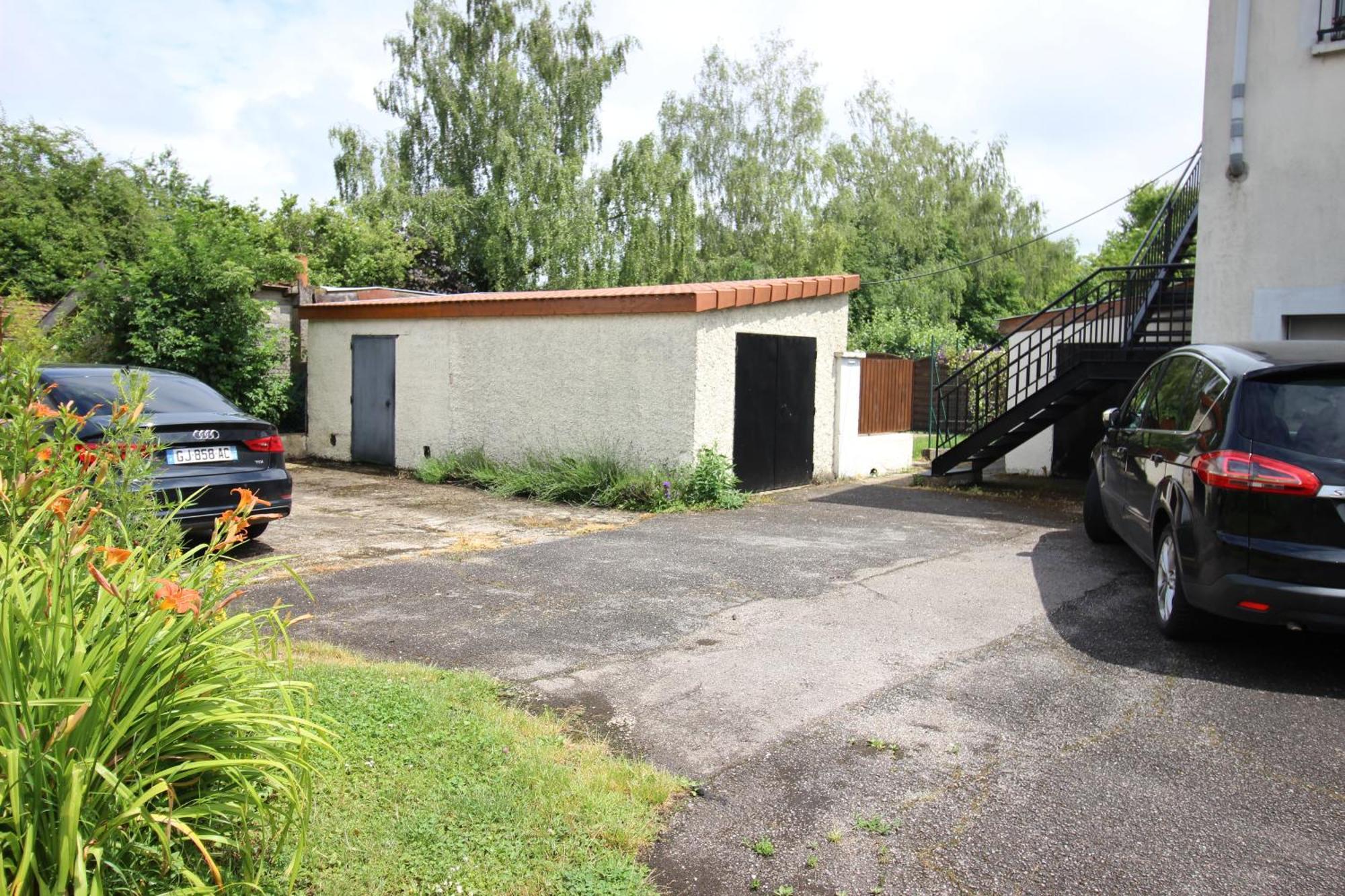 3 Chambres - Tres Grand Jardin Privee - Terrasse Privee - Garage Velo Et Moto - Parking Voiture Privee Dans La Propriete - Gere Par Presta-Zen'Services Thierville-sur-Meuse Zewnętrze zdjęcie