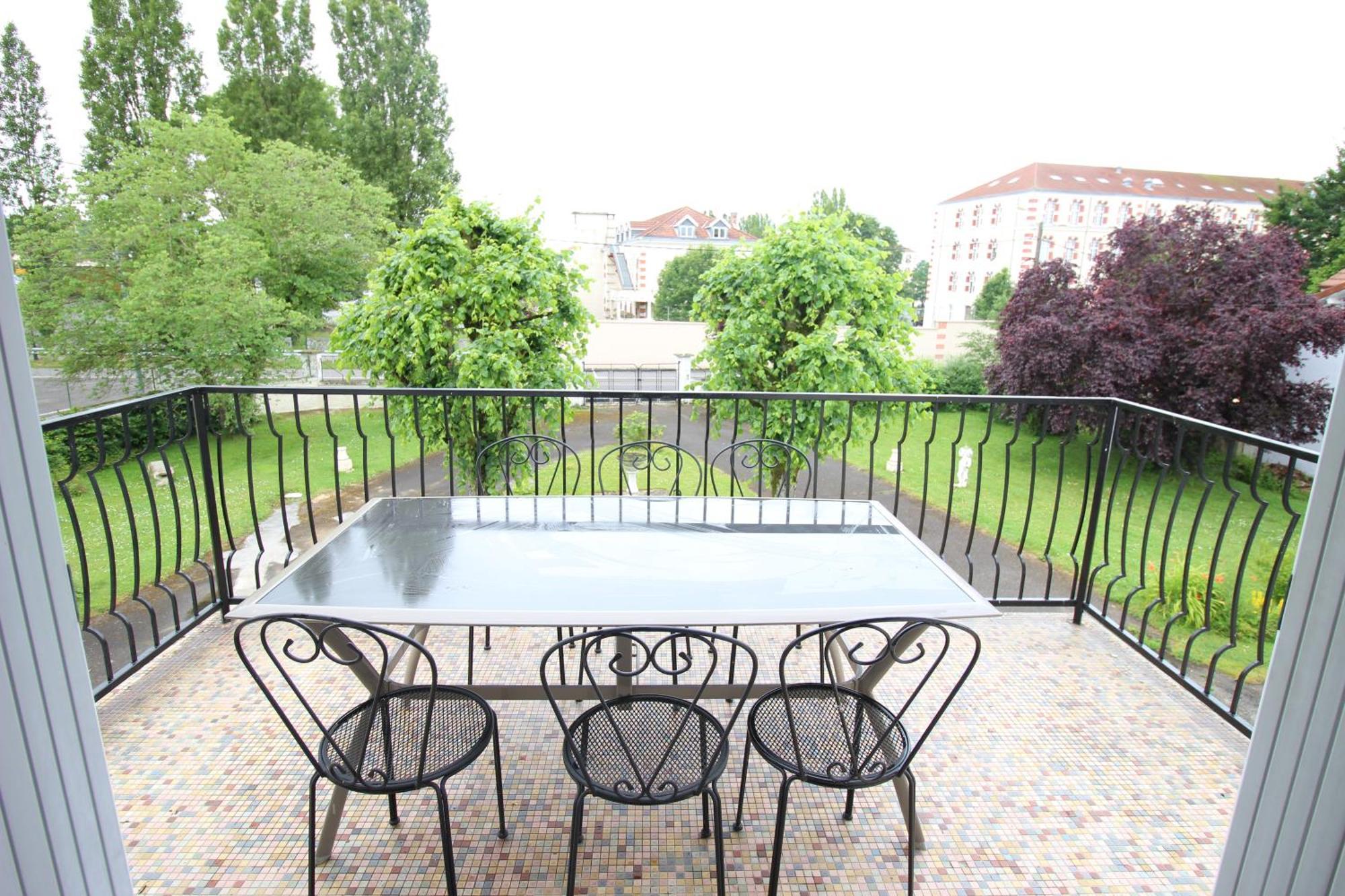 3 Chambres - Tres Grand Jardin Privee - Terrasse Privee - Garage Velo Et Moto - Parking Voiture Privee Dans La Propriete - Gere Par Presta-Zen'Services Thierville-sur-Meuse Zewnętrze zdjęcie
